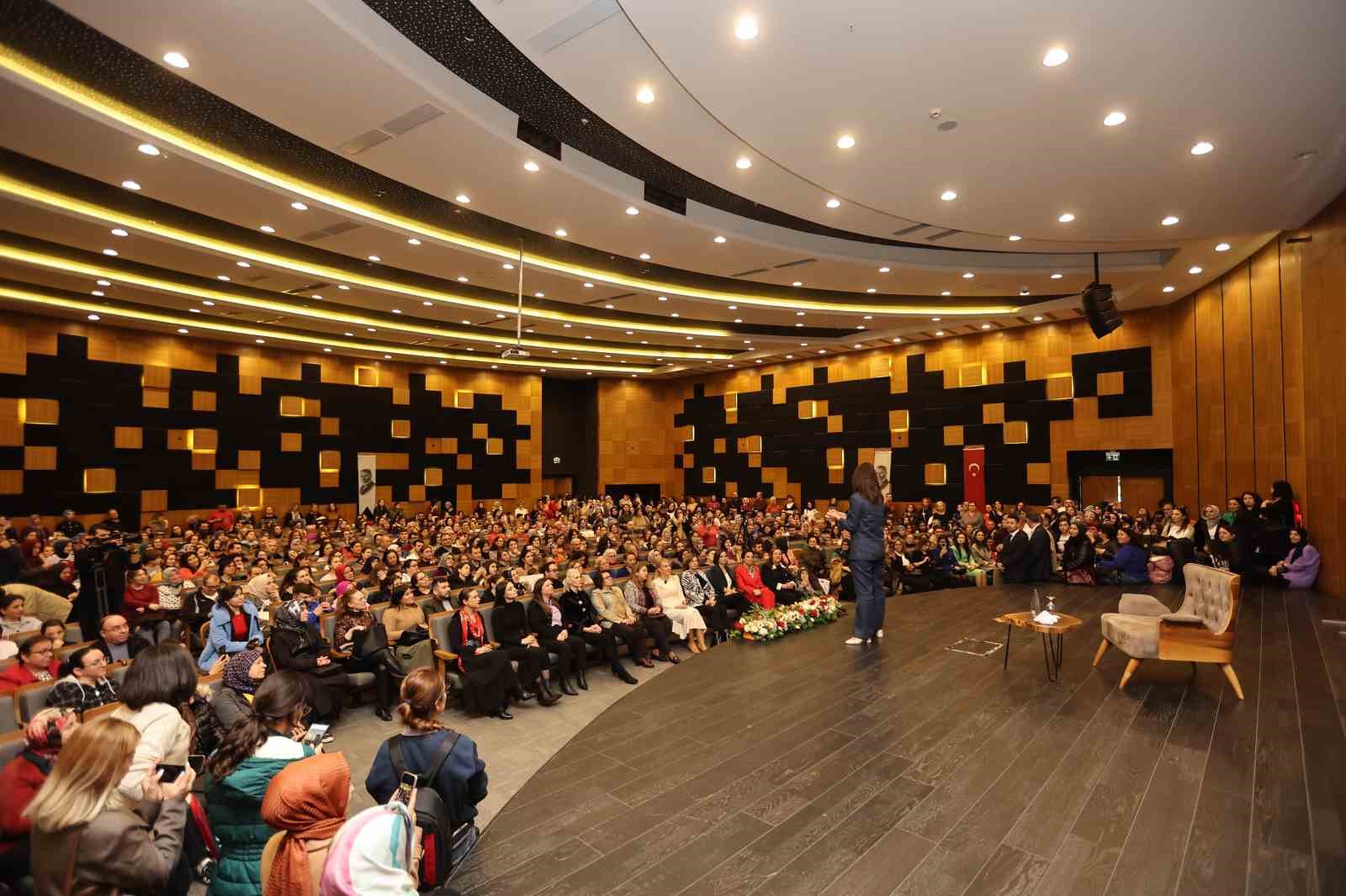 Merkezefendi Belediyesinin 7. Girişimci ve El Emeği Festivaline yoğun ilgi
