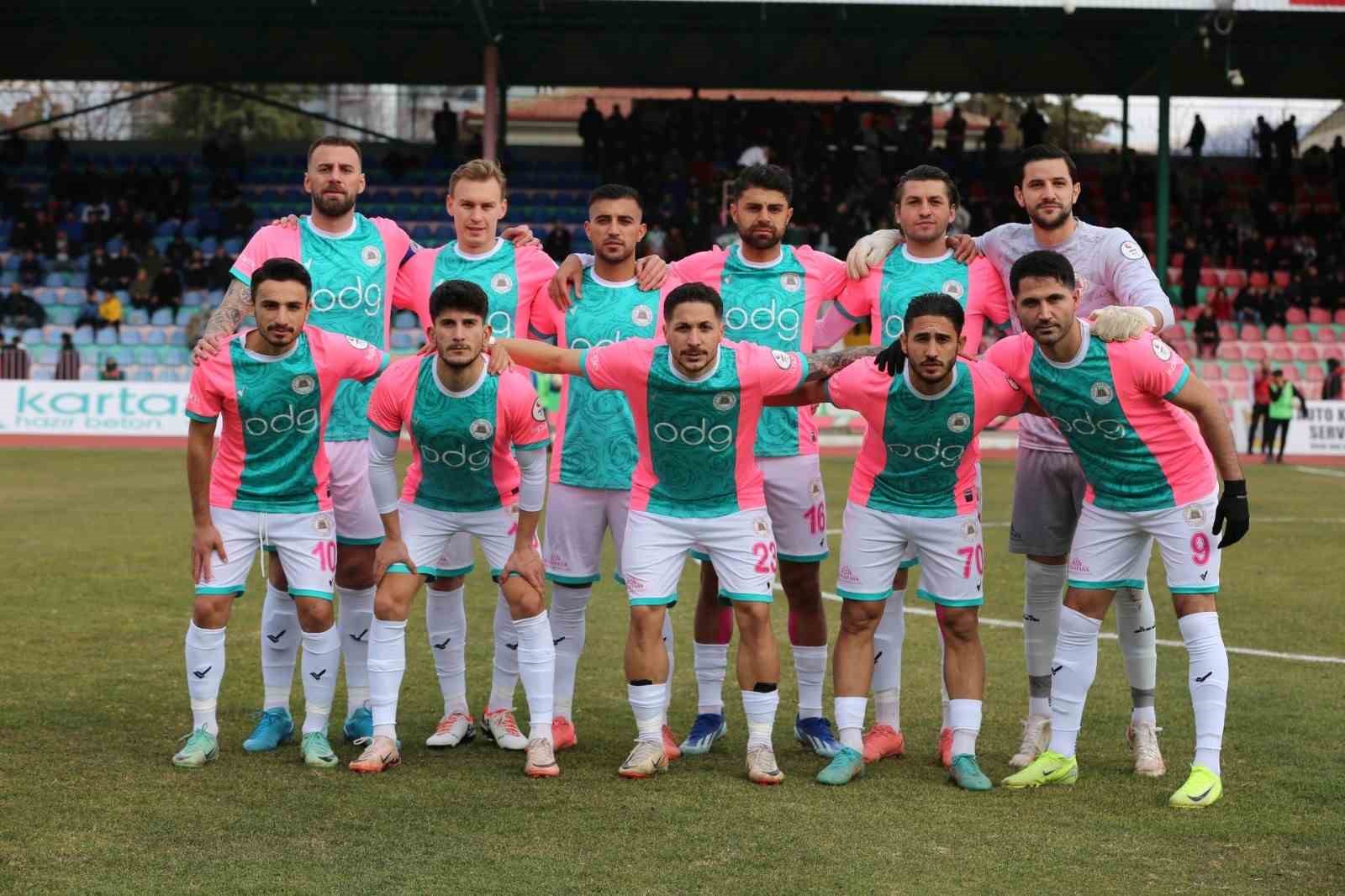 TFF 2. Lig: Isparta 32 Spor: 0 - Karaköprü Belediyespor: 0
