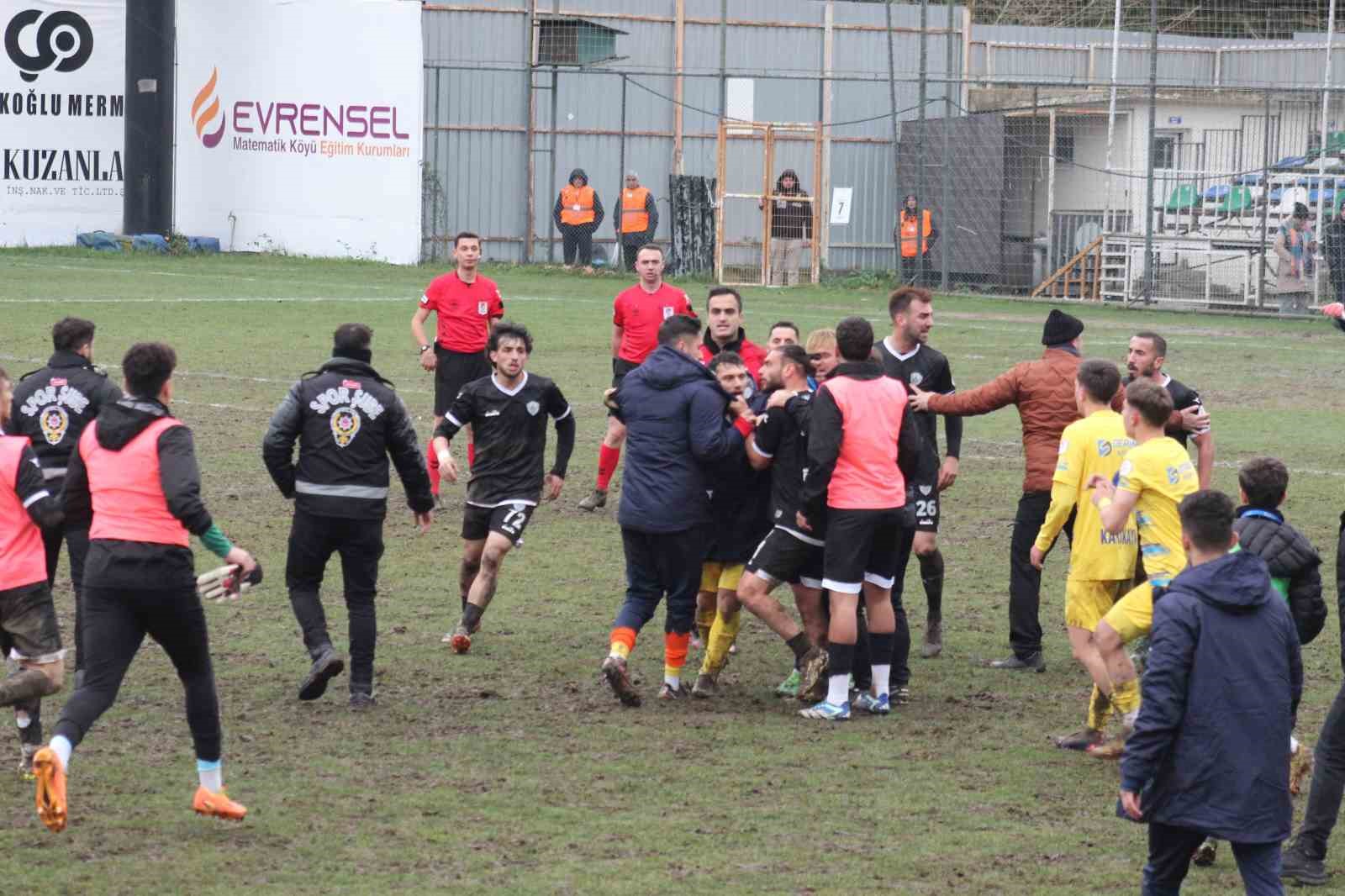 TFF 2. Lig’de maç sonu ortalık karıştı
