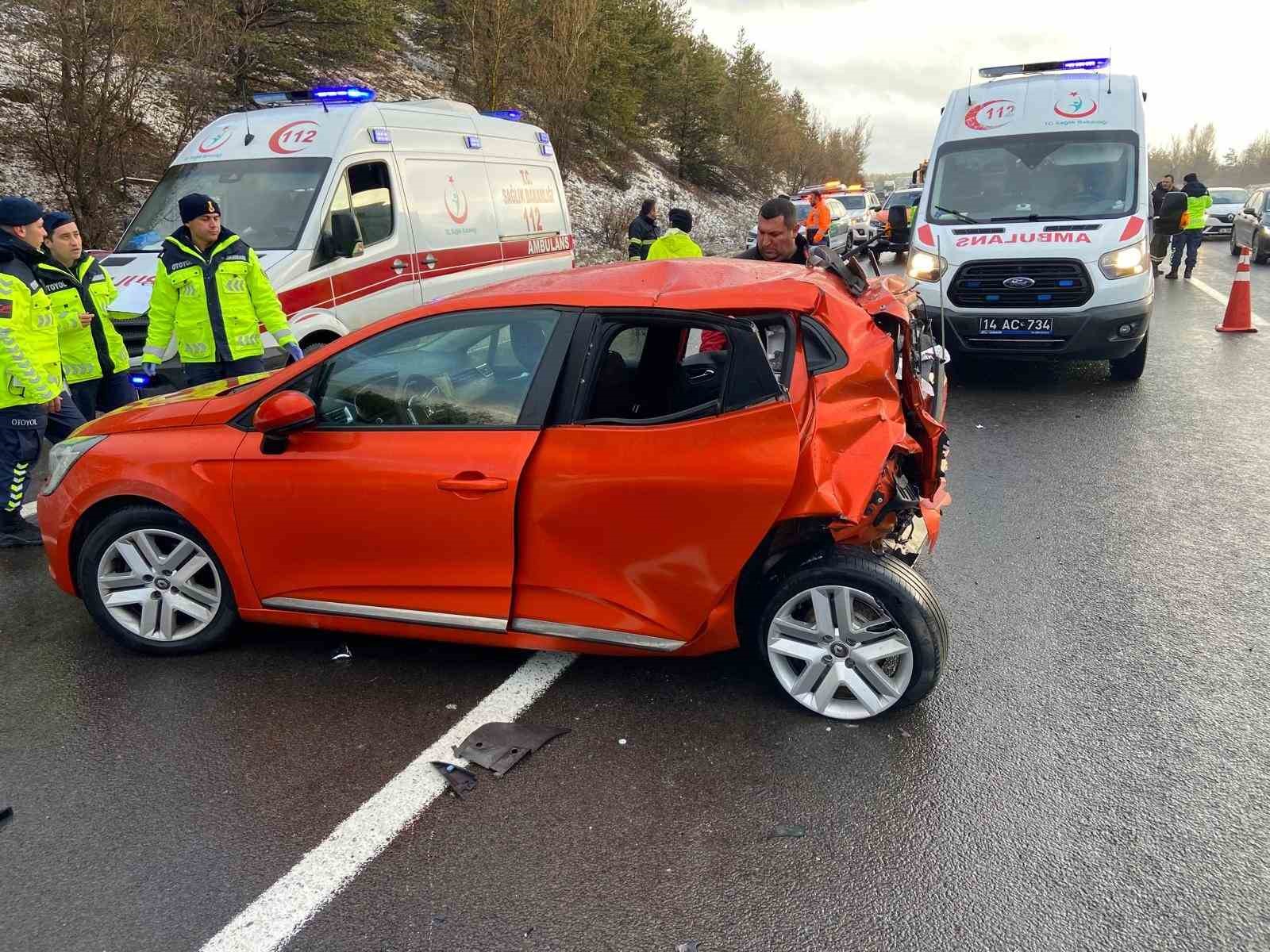 TEM’de feci kaza: 1 ölü, 4 yaralı
