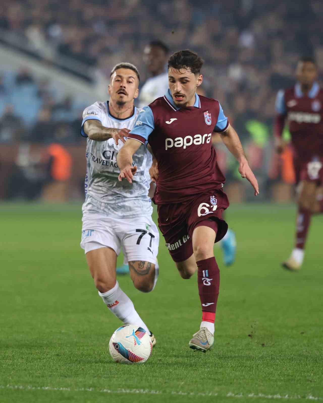 Trendyol Süper Lig: Trabzonspor: 0 - Bodrum FK: 0 (İlk yarı)
