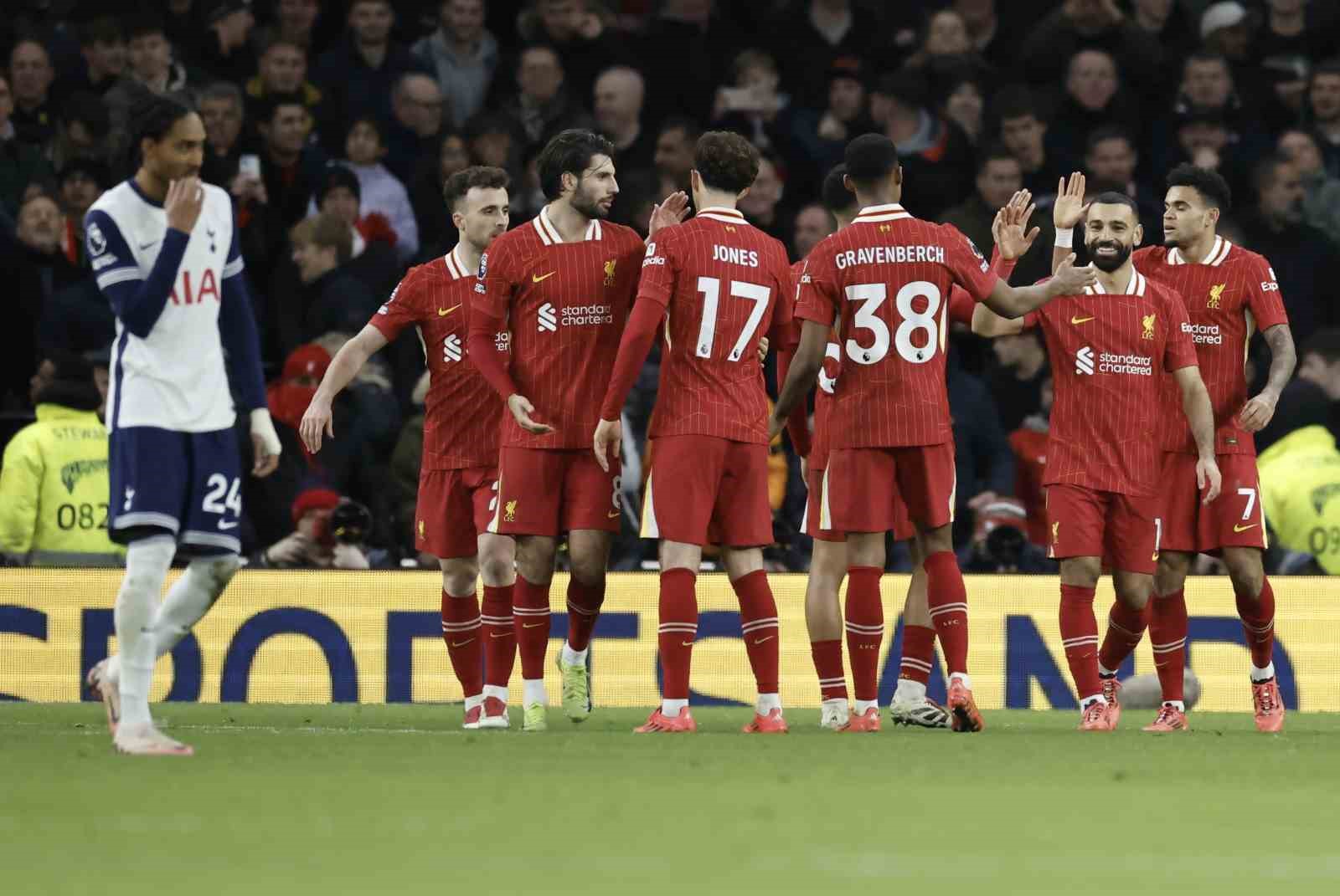 Liverpool, Tottenham engelini 6 golle aştı
