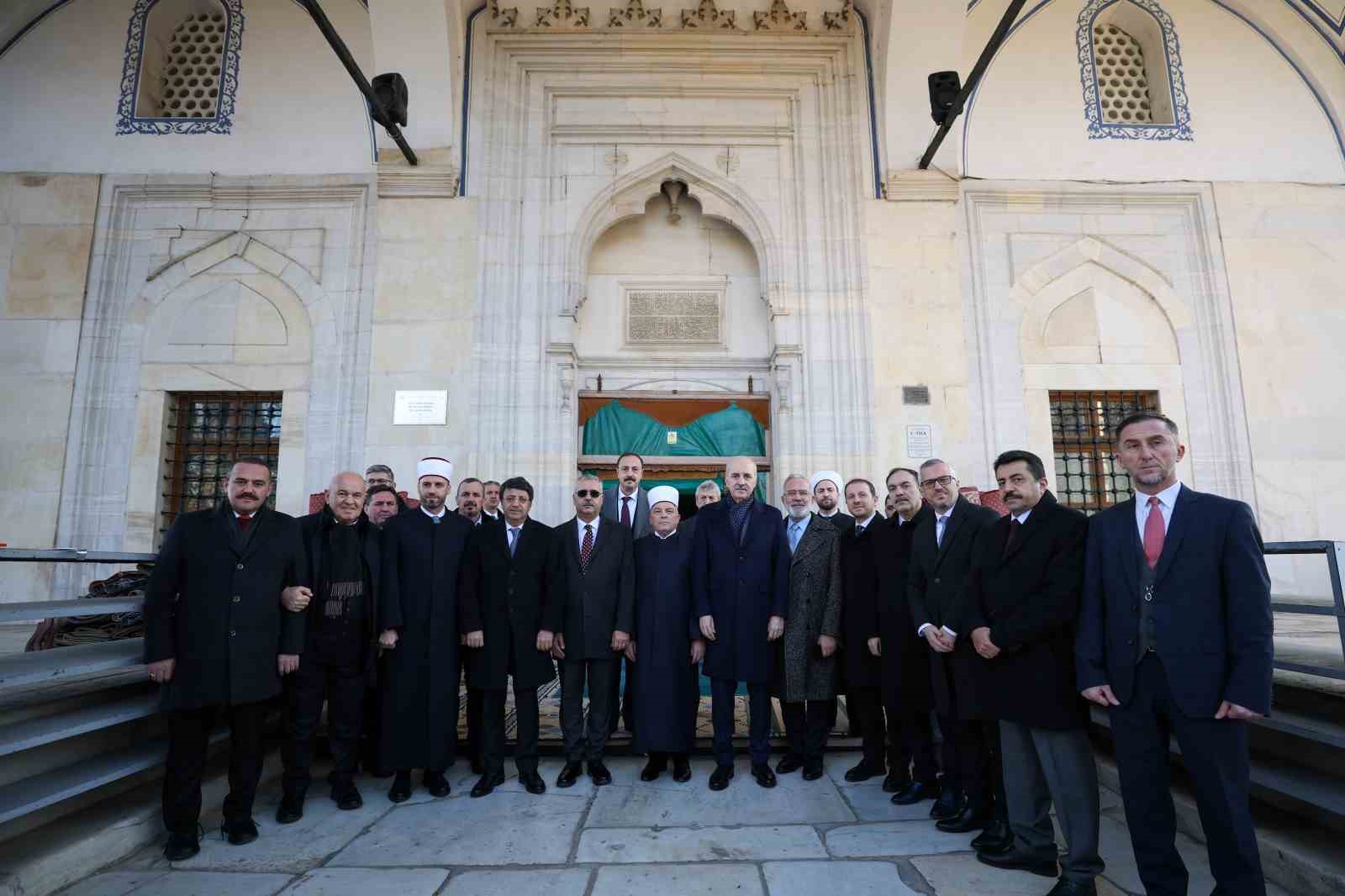 TBMM Başkanı Kurtulmuş, Üsküp’te tarihi Türk çarşısını ziyaret etti
