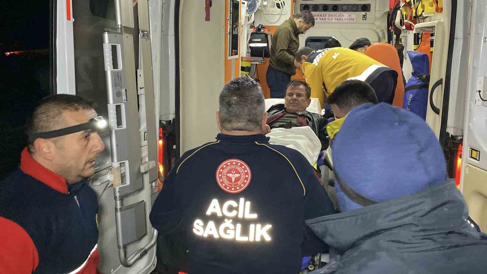 Cenaze için İstanbul’dan Sinop’a giden vatandaşları taşıyan midibüs devrildi: 1 ölü, 23 yaralı
