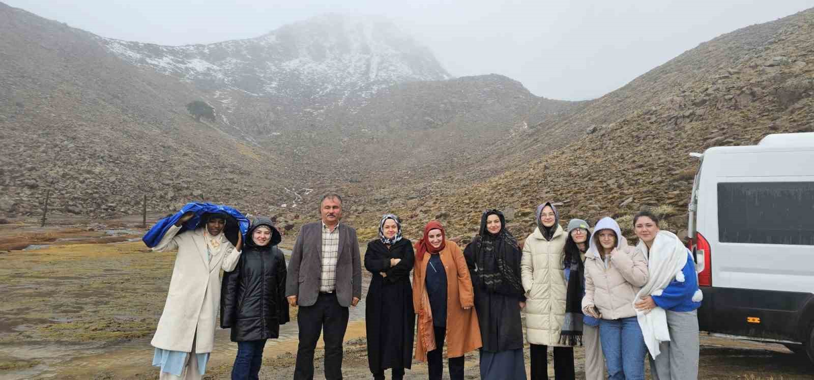 Başkan Pütün, üniversite öğrencilerini Beyağaç’ta ağırladı
