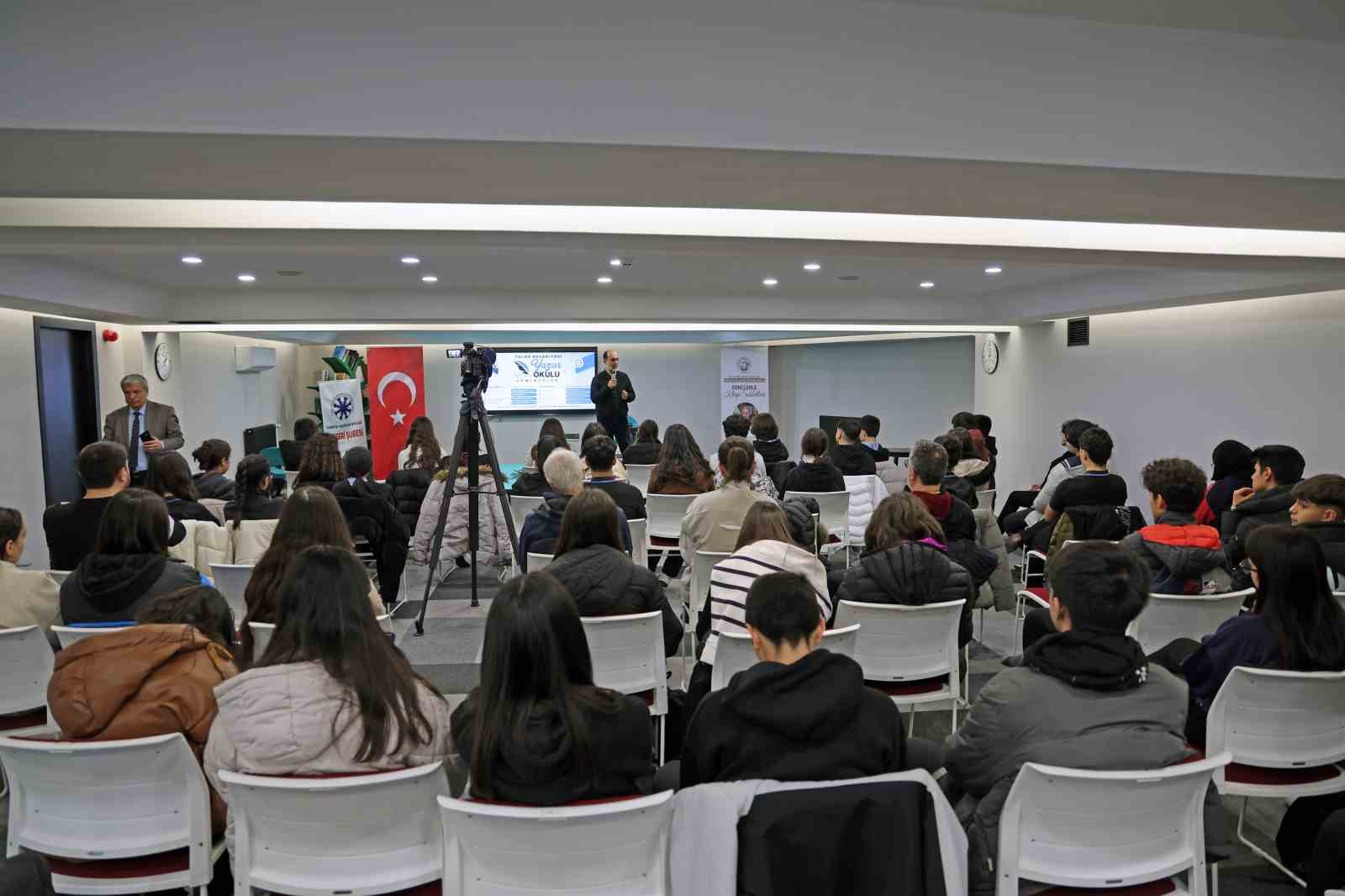 Talas’ın yazar okulu seminerleri dolu dolu
