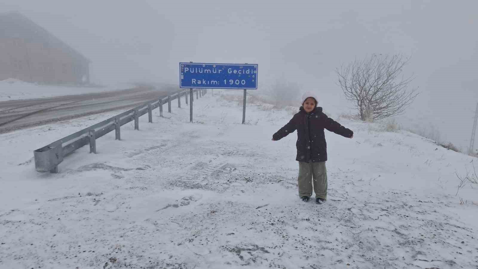 Tunceli’de kar yağışı etkisini sürdürüyor
