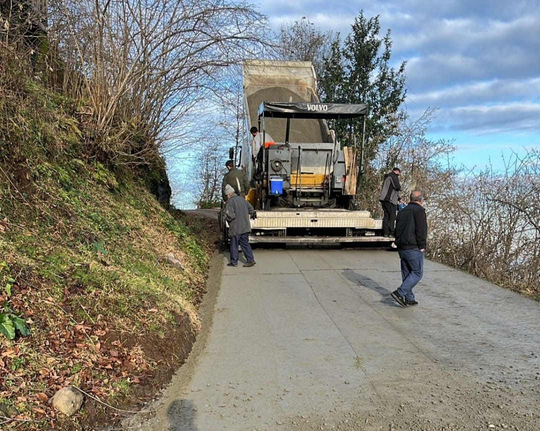 Trabzon’da asfalt ve beton yol yatırımları 2024 yılında da sürdü
