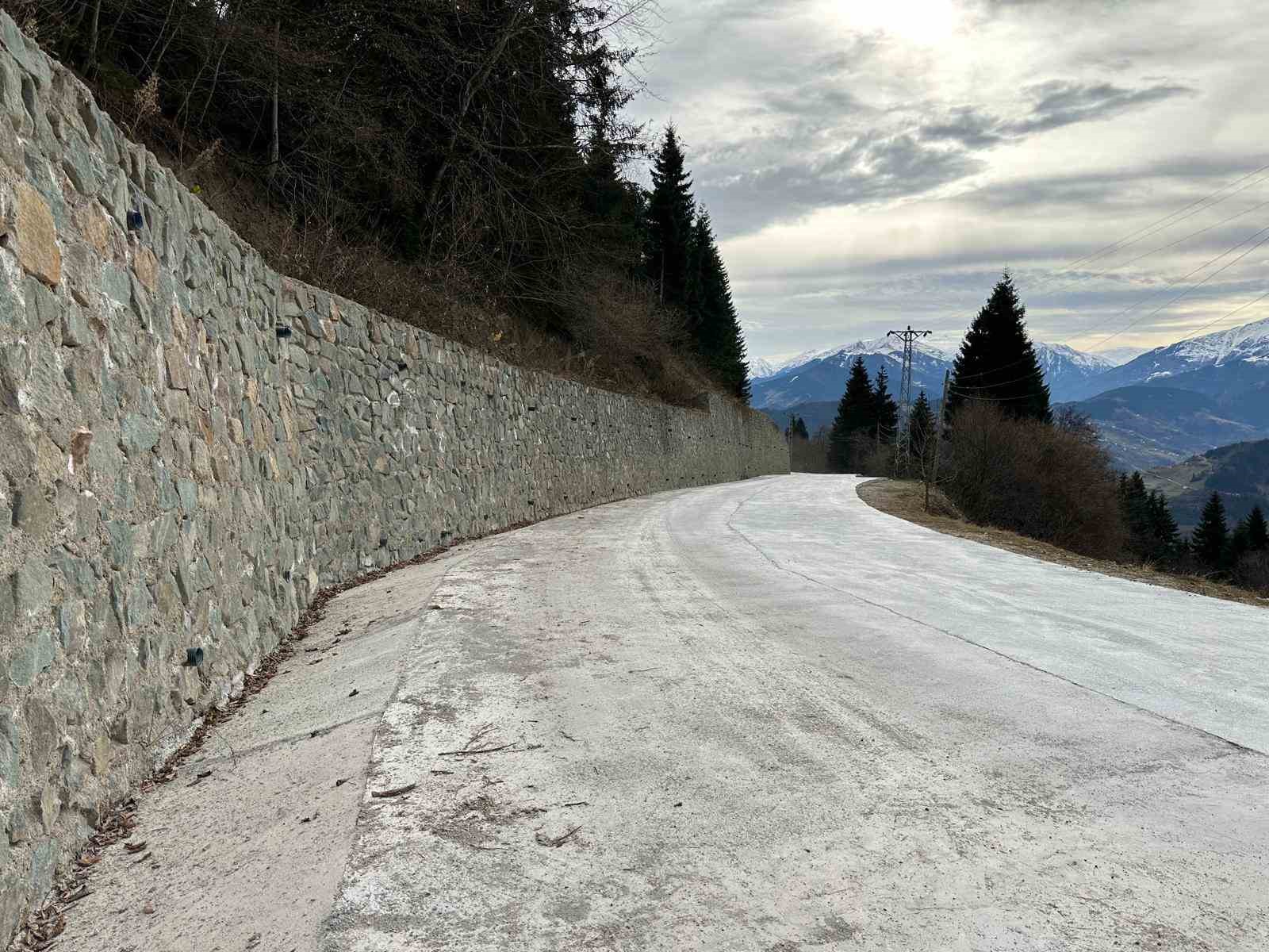 Trabzon’da asfalt ve beton yol yatırımları 2024 yılında da sürdü
