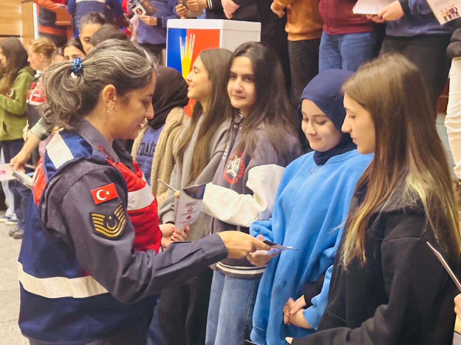 Söke’de Jandarma, öğrencileri bilgilendirdi
