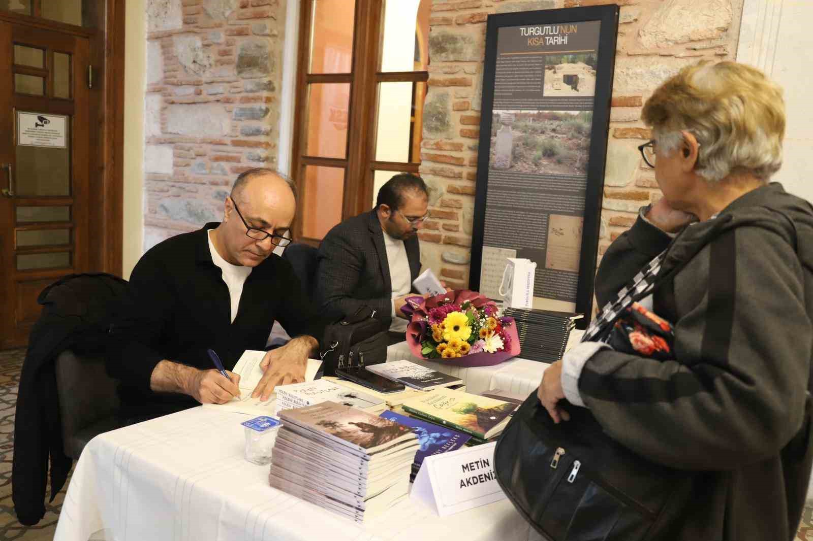 ‘Turgutlu yazarlarıyla buluşuyor’ programı beğenildi
