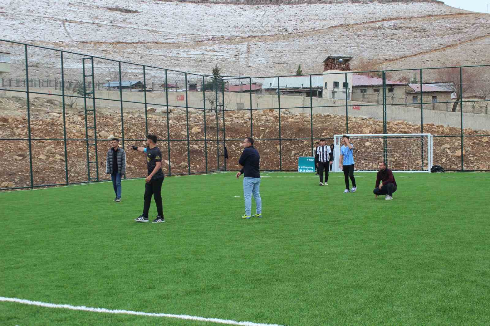 Bir dönem hayvanların yemleri dahi helikopterle taşınıyordu: Terörden arındırılan Eruh, hizmetle anılıyor
