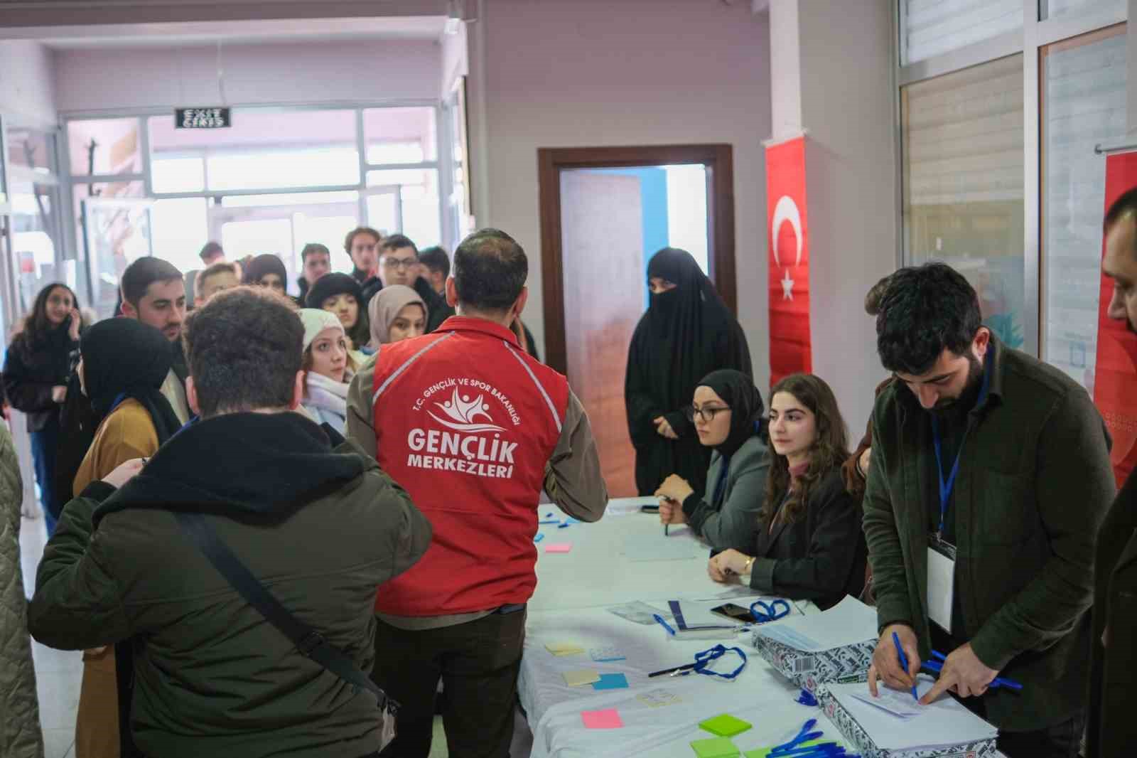 Anadolu’nun zirvesinde gençlik çalıştayı
