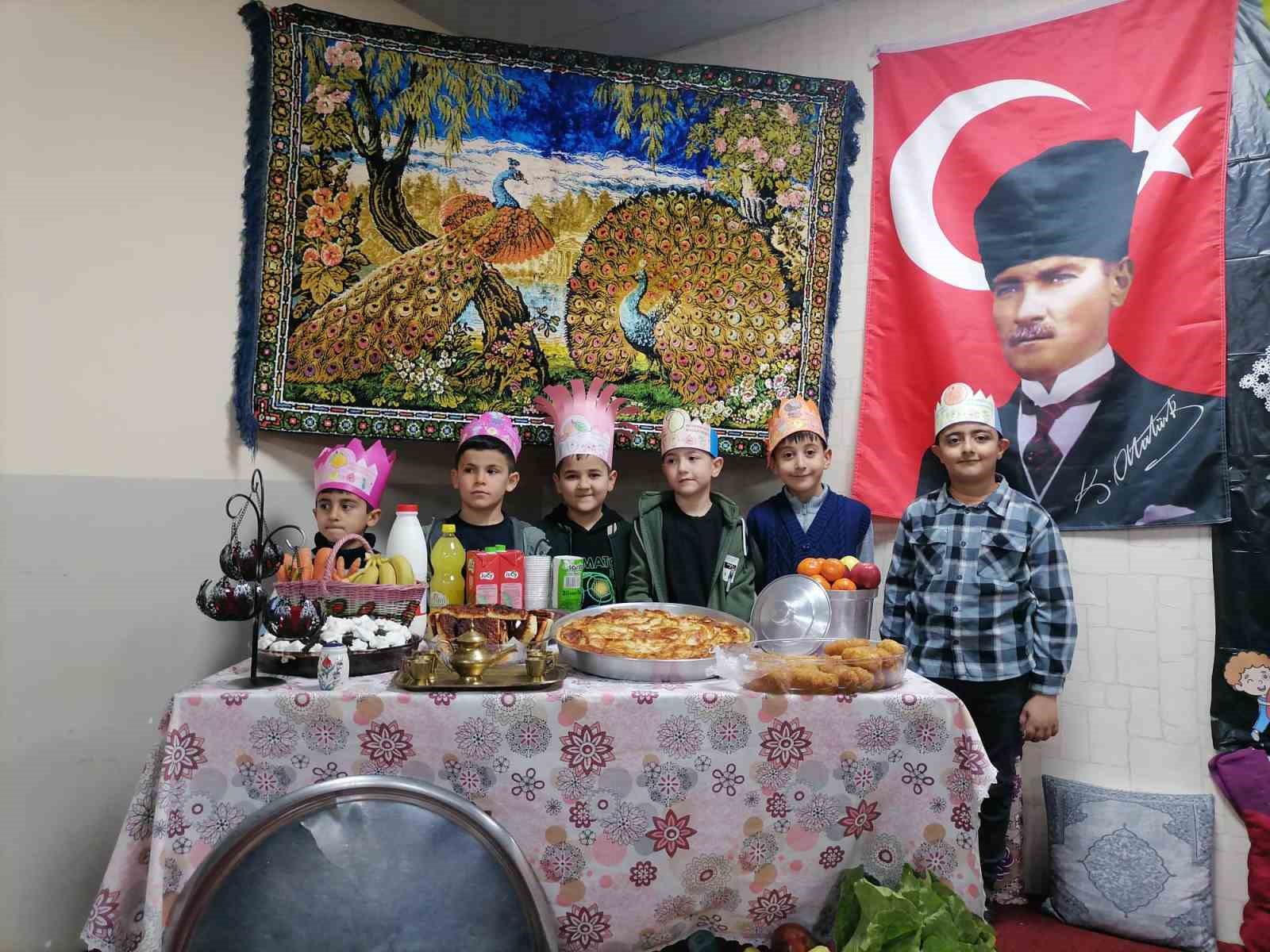 Hınıs’ta yerli malı haftası etkinliği
