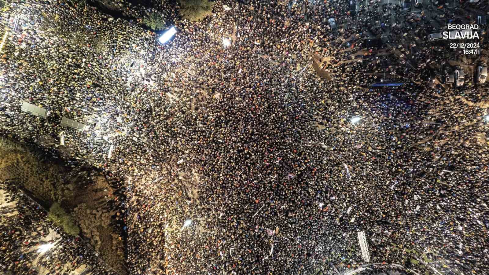 Sırbistan’da tarihinin en kalabalık hükümet karşıtı protesto
