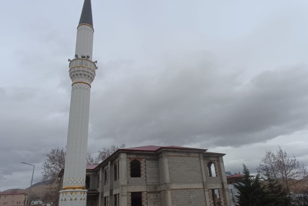 Depremde yıkılan cami yeniden yapılıyor
