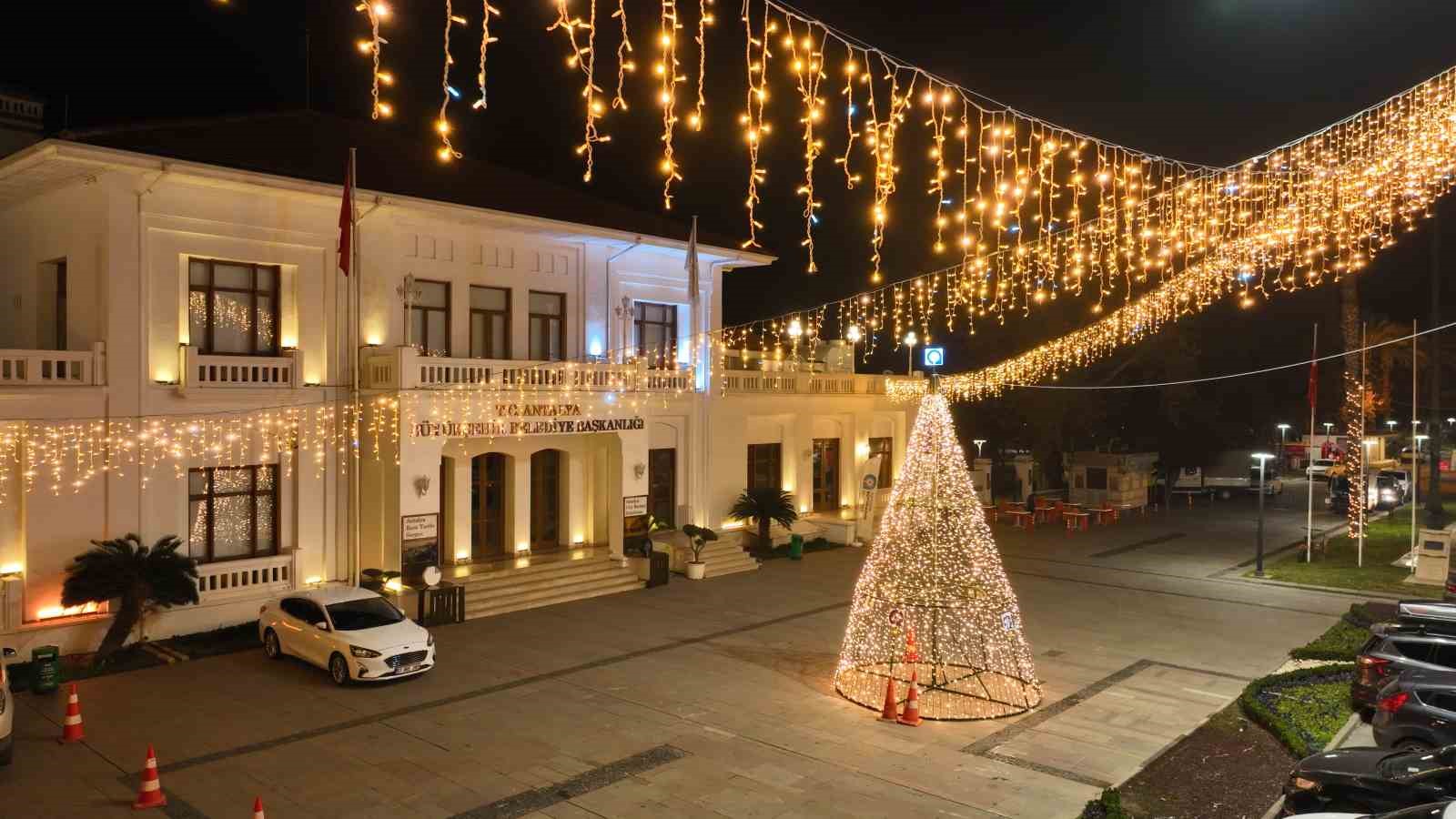 Antalya yeni yıla hazır
