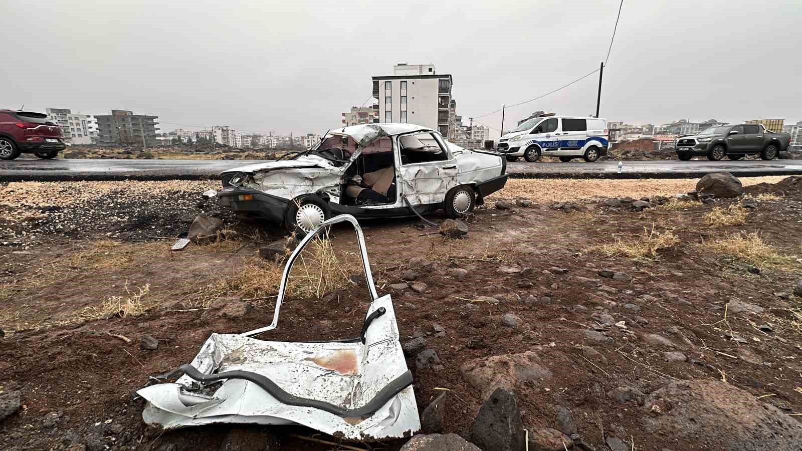 Siverek’te hafriyat kamyonu ile otomobil çarpıştı: 1 ölü, 3 yaralı
