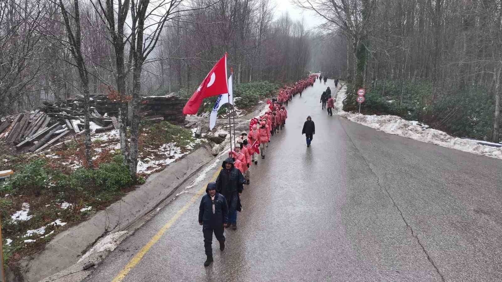 Genç izciler Sarıkamış şehitleri için yürüdü
