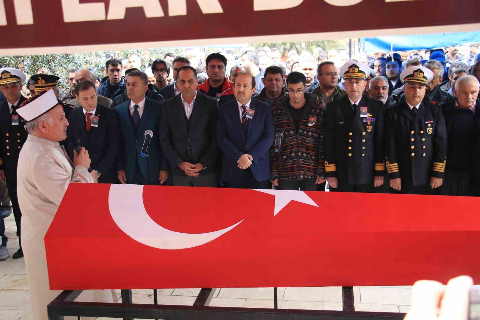 Helikopter kazasında hayatını kaybeden Pilot Bayram Çiçek son yolculuğuna uğurlandı
