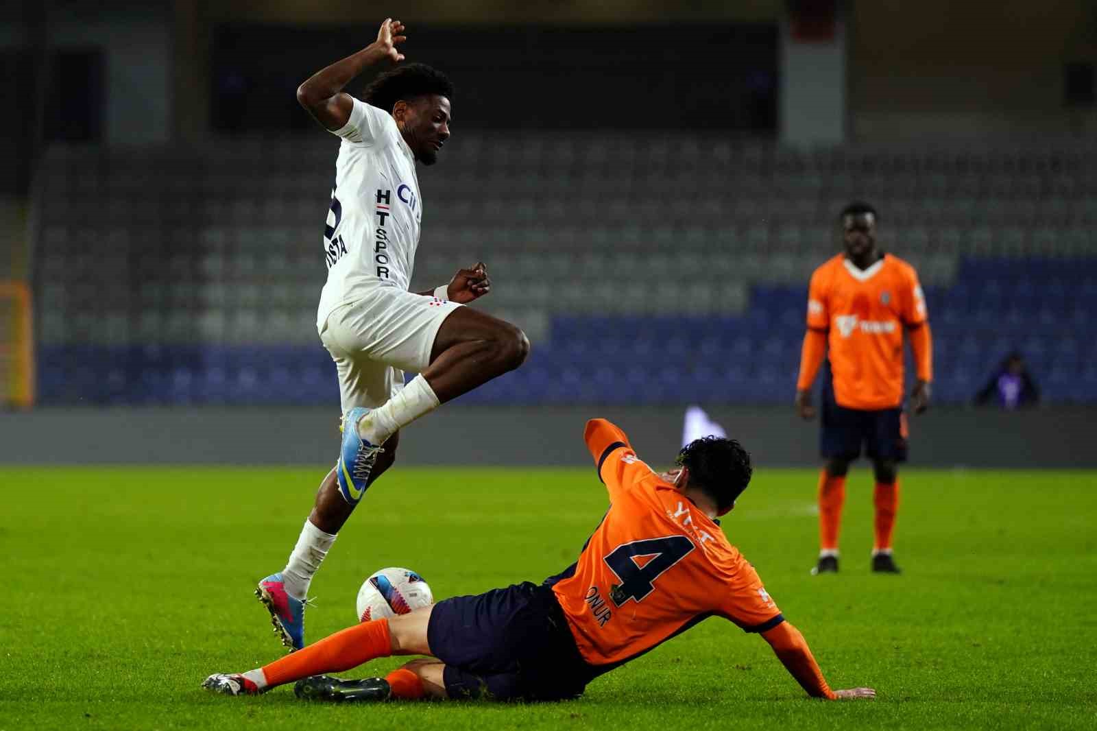 Trendyol Süper Lig: Başakşehir: 2 - Kasımpaşa: 2 (Maç sonucu)
