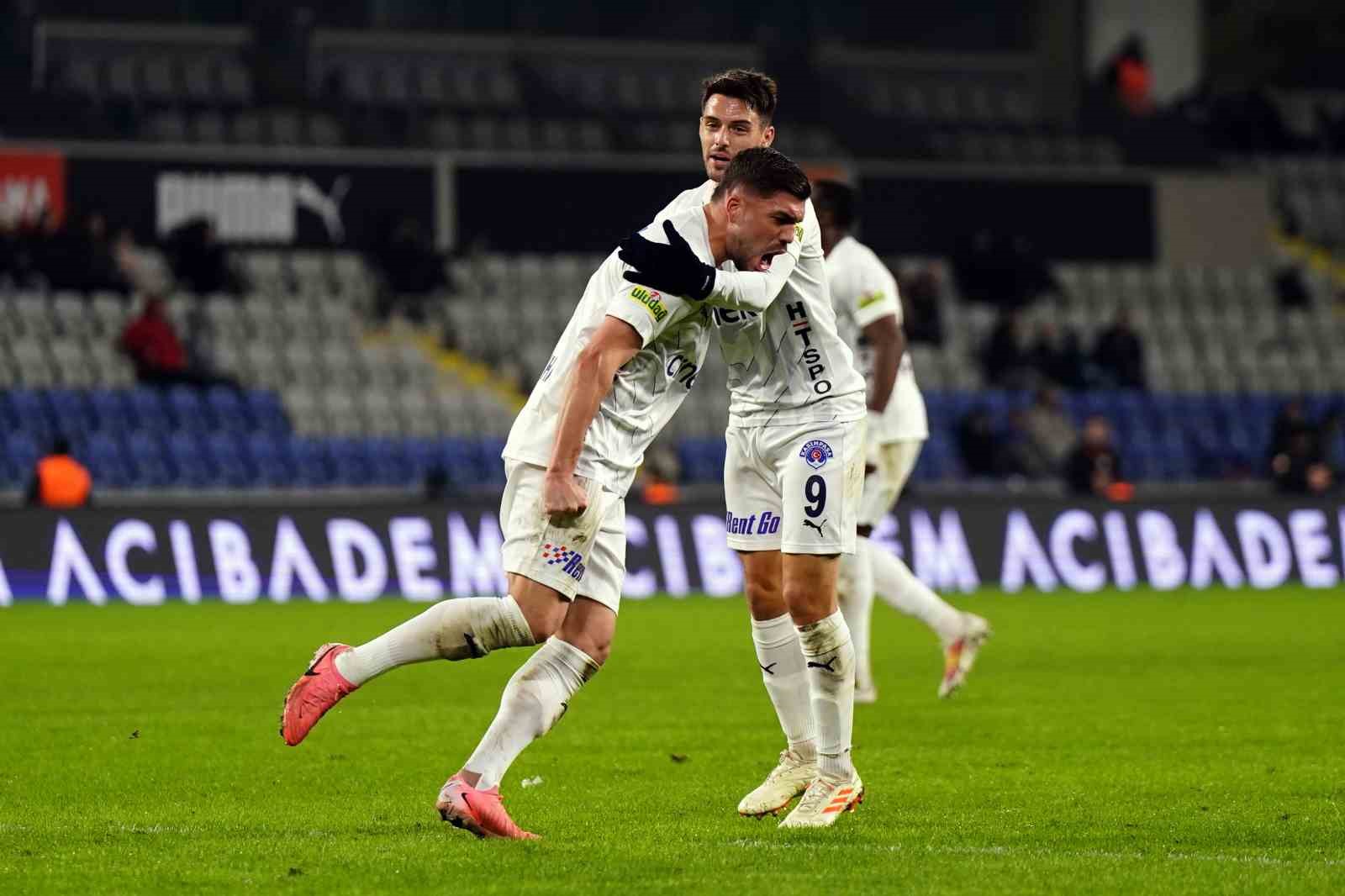 Trendyol Süper Lig: Başakşehir: 2 - Kasımpaşa: 2 (Maç sonucu)
