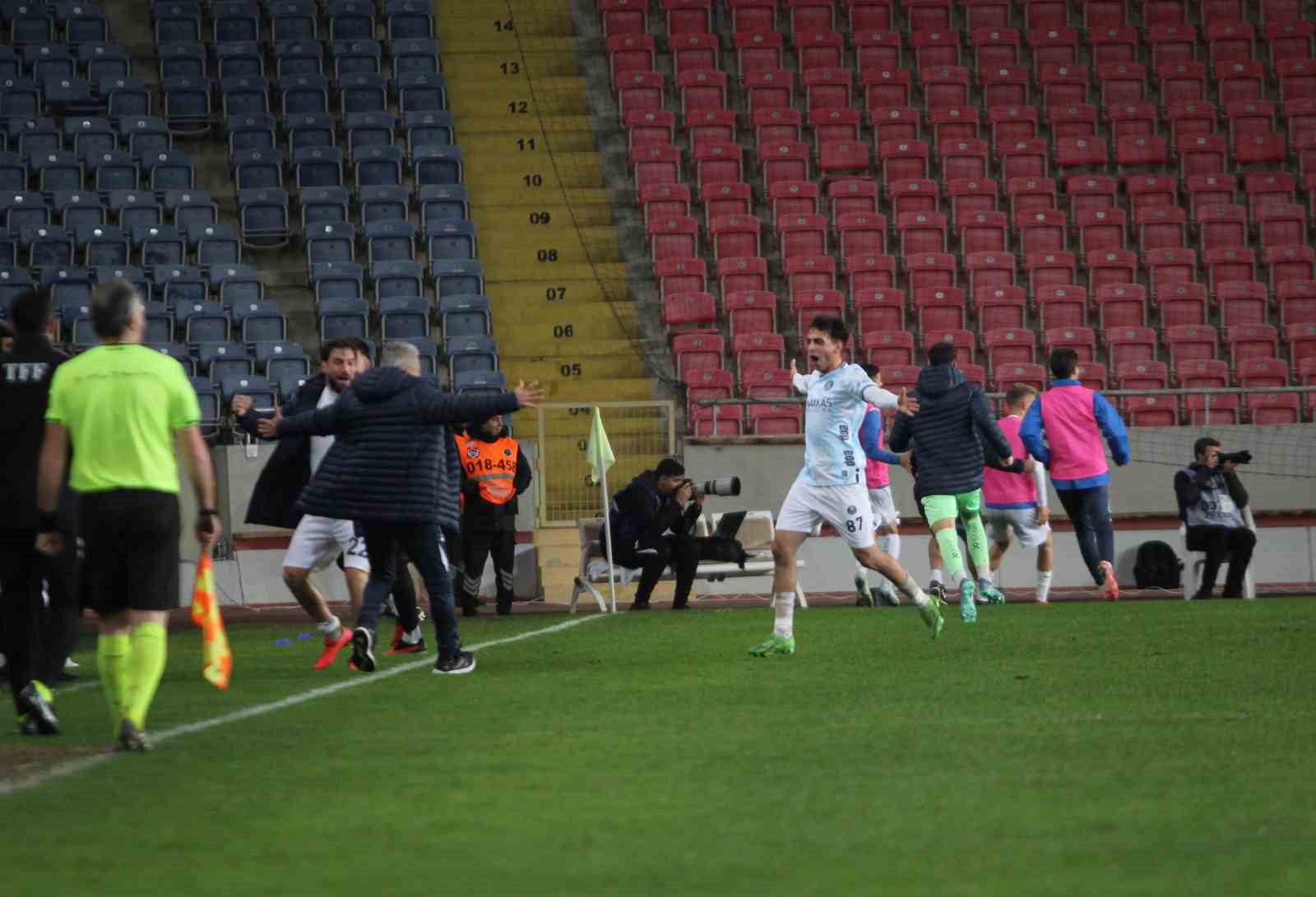 Trendyol Süper Lig: Atakaş Hatayspor: 1 - Adana Demirspor: 3 (Maç sonucu)
