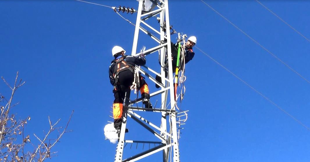 Artvin’de elektrik arıza ekipleri zorlu kış şartlarına meydan okuyor
