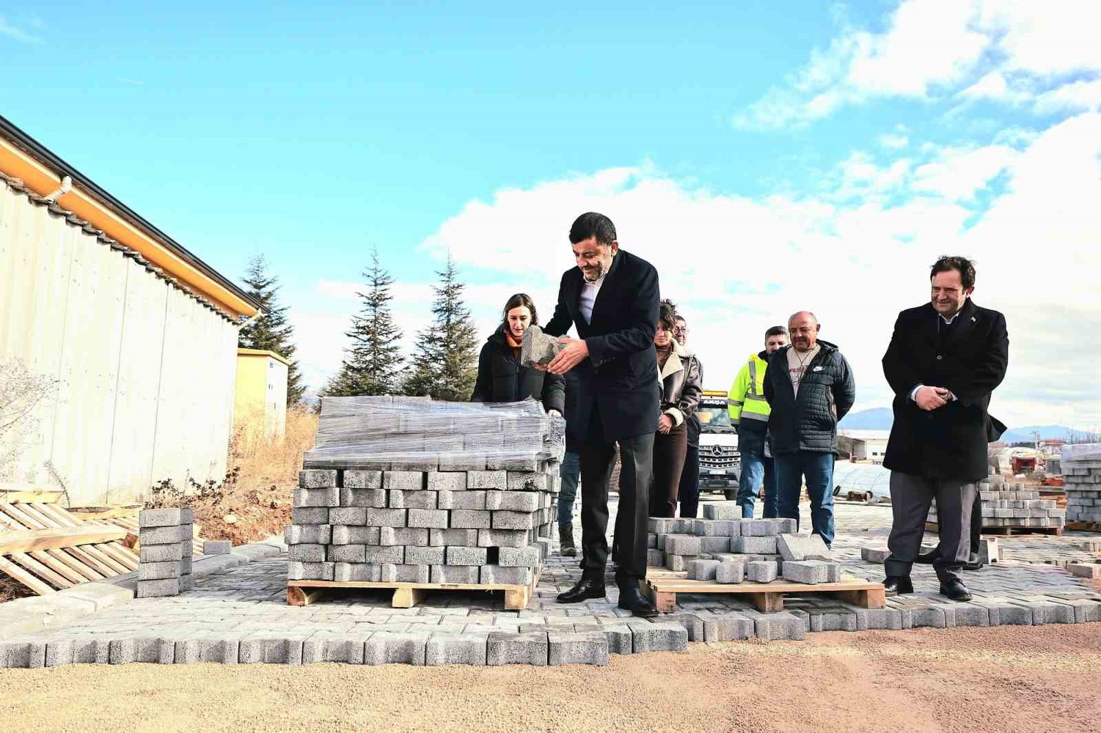 Başkan Çavuşoğlu’ndan ilçelerde hizmet maratonu
