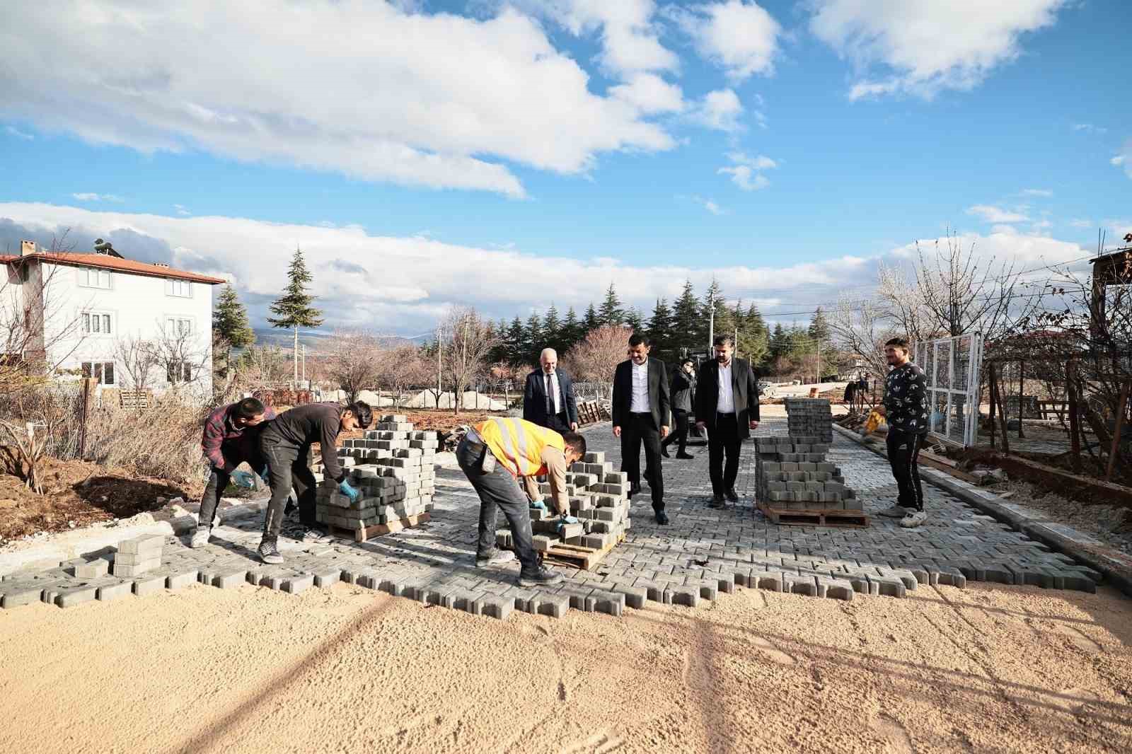 Başkan Çavuşoğlu’ndan ilçelerde hizmet maratonu
