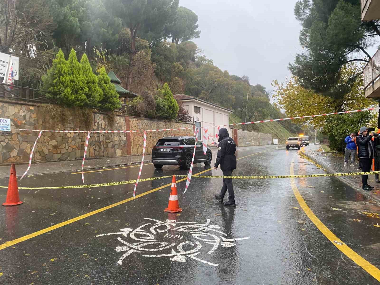 Başkan Tetik heyelan tehlikesi yaşanan bölgeyi inceledi
