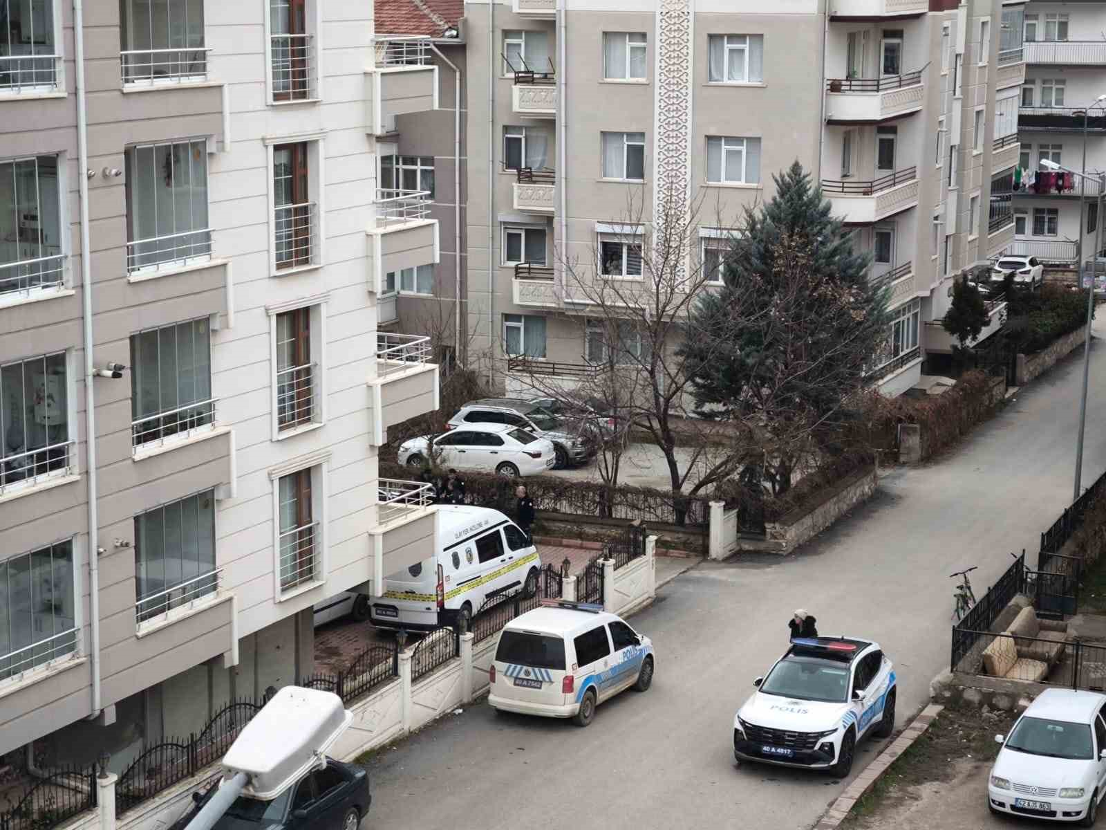 Bebeği yaşama tutundu, anne hayatını kaybetti
