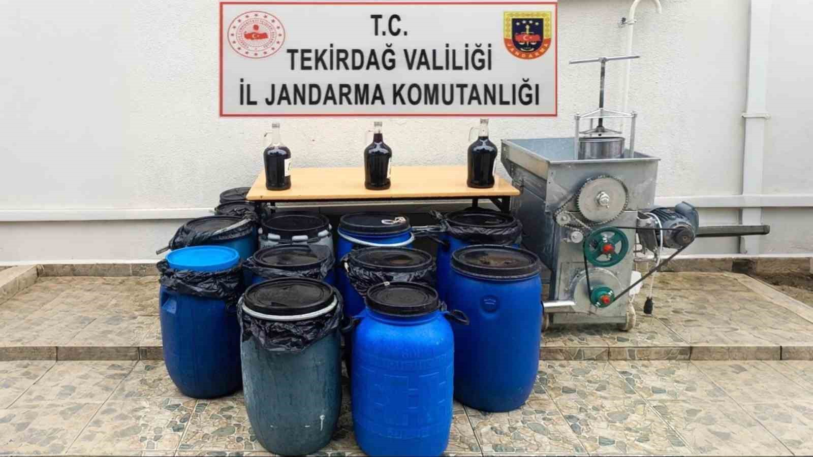 Tekirdağ’da 400 litre kaçak şarap ele geçirildi
