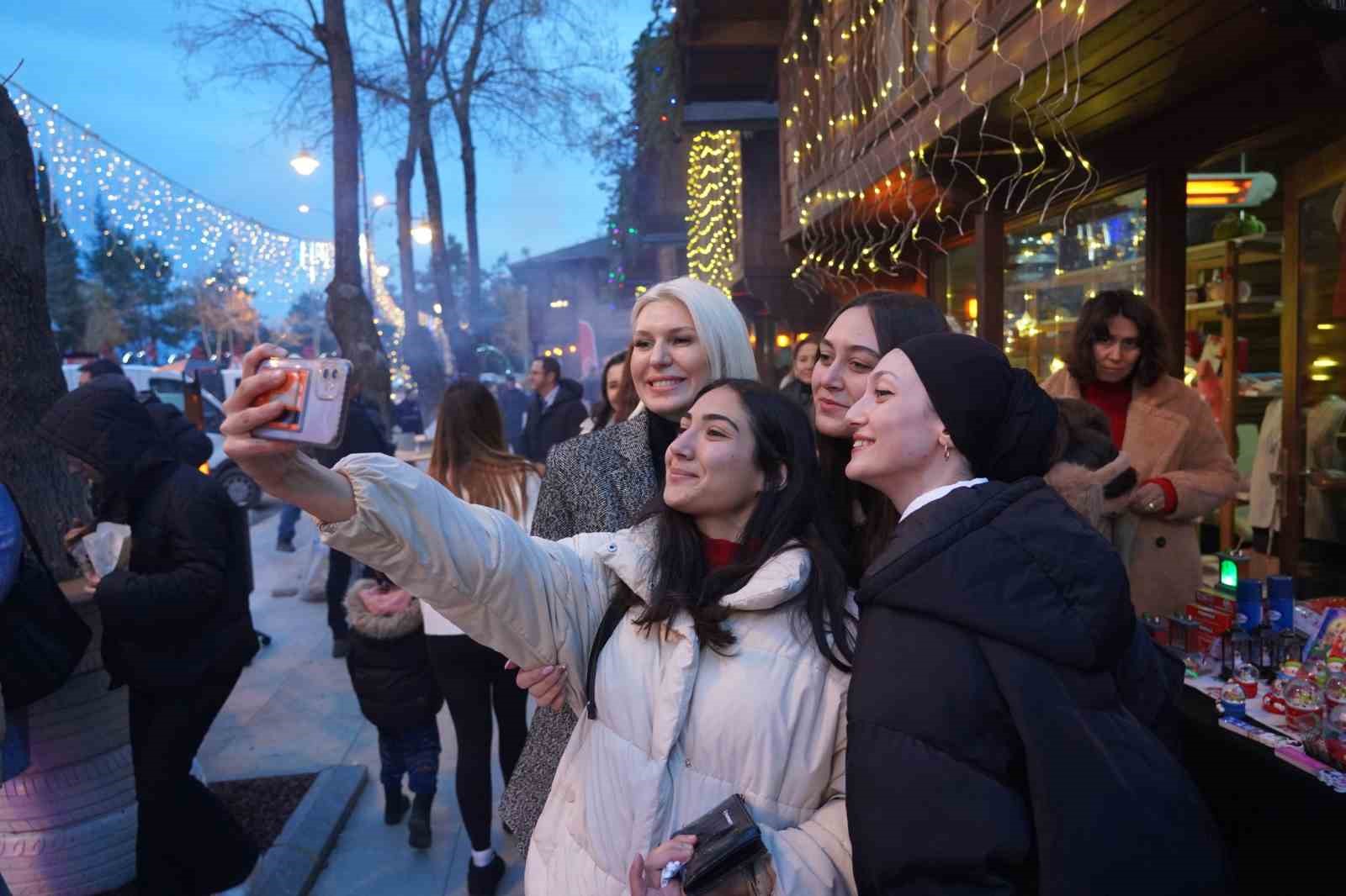 Bilecik’te ’Deli Bayramı’ adlı tiyatro oyunu sahne aldı
