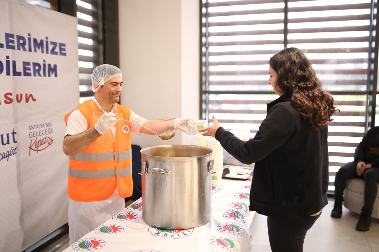 Kepez’den öğrencilere sıcacık destek
