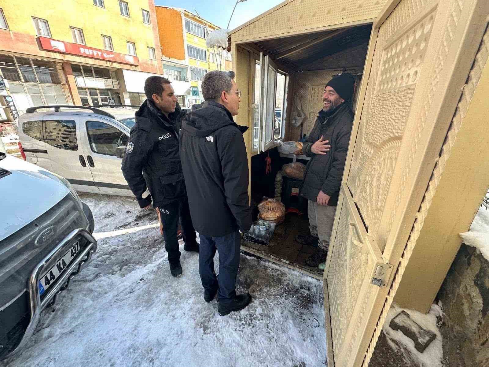 Kaymakam Emirhan Arıkan’dan esnaf ziyareti
