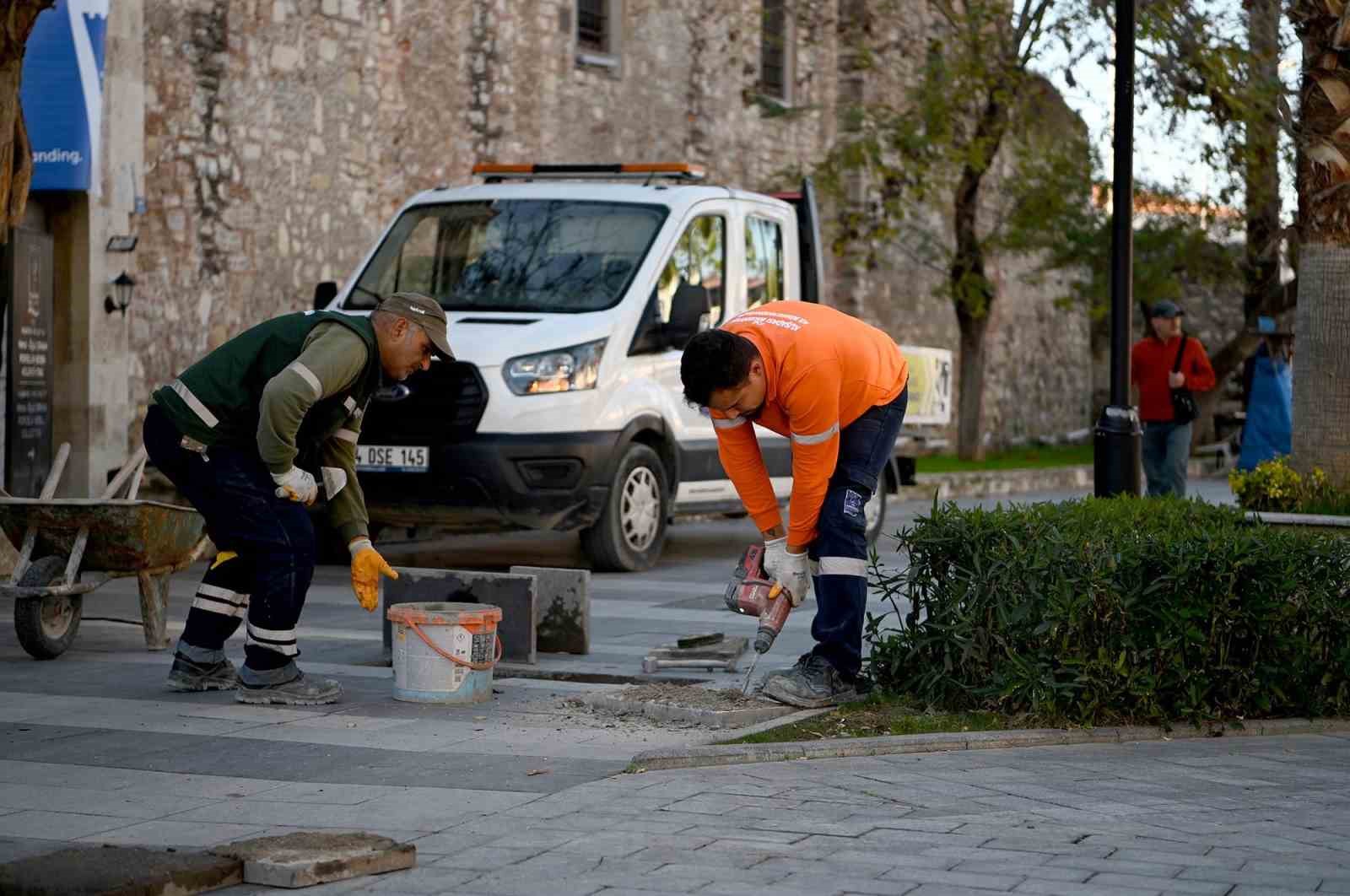 Kuşadası Belediyesi Acil Müdahale Birimi sorunları çözüme kavuşturuyor
