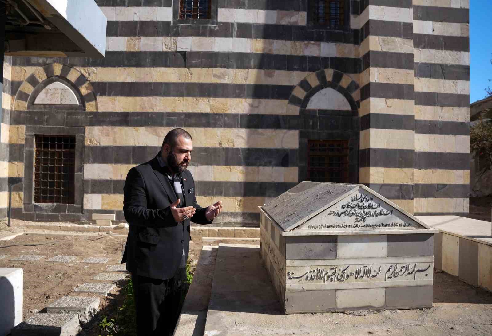 II. Abdülhamid Han’ın torunu Şam’da Sultan Vahdettin Han’ın kabrini ziyaret etti
