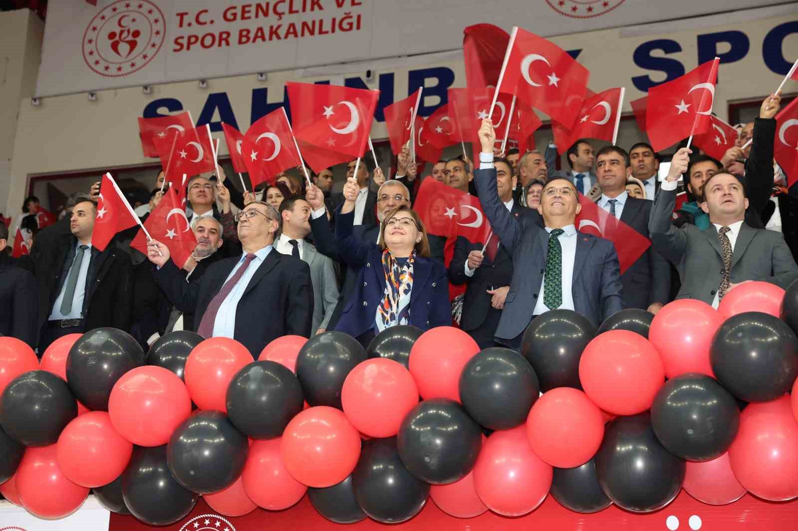 Gaziantep’te ’3. Gazi Oyunları’ görkemli törenle başladı
