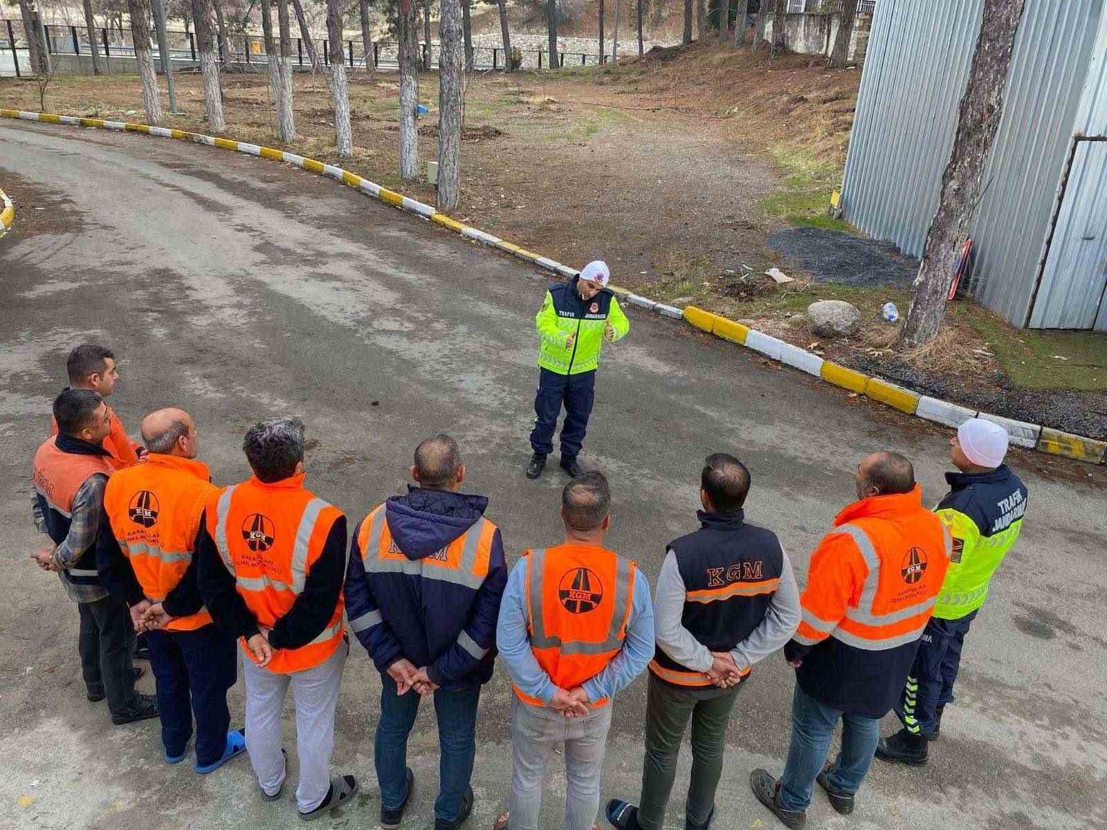 Elazığ’da jandarmanın bilgilendirme faaliyetleri sürüyor
