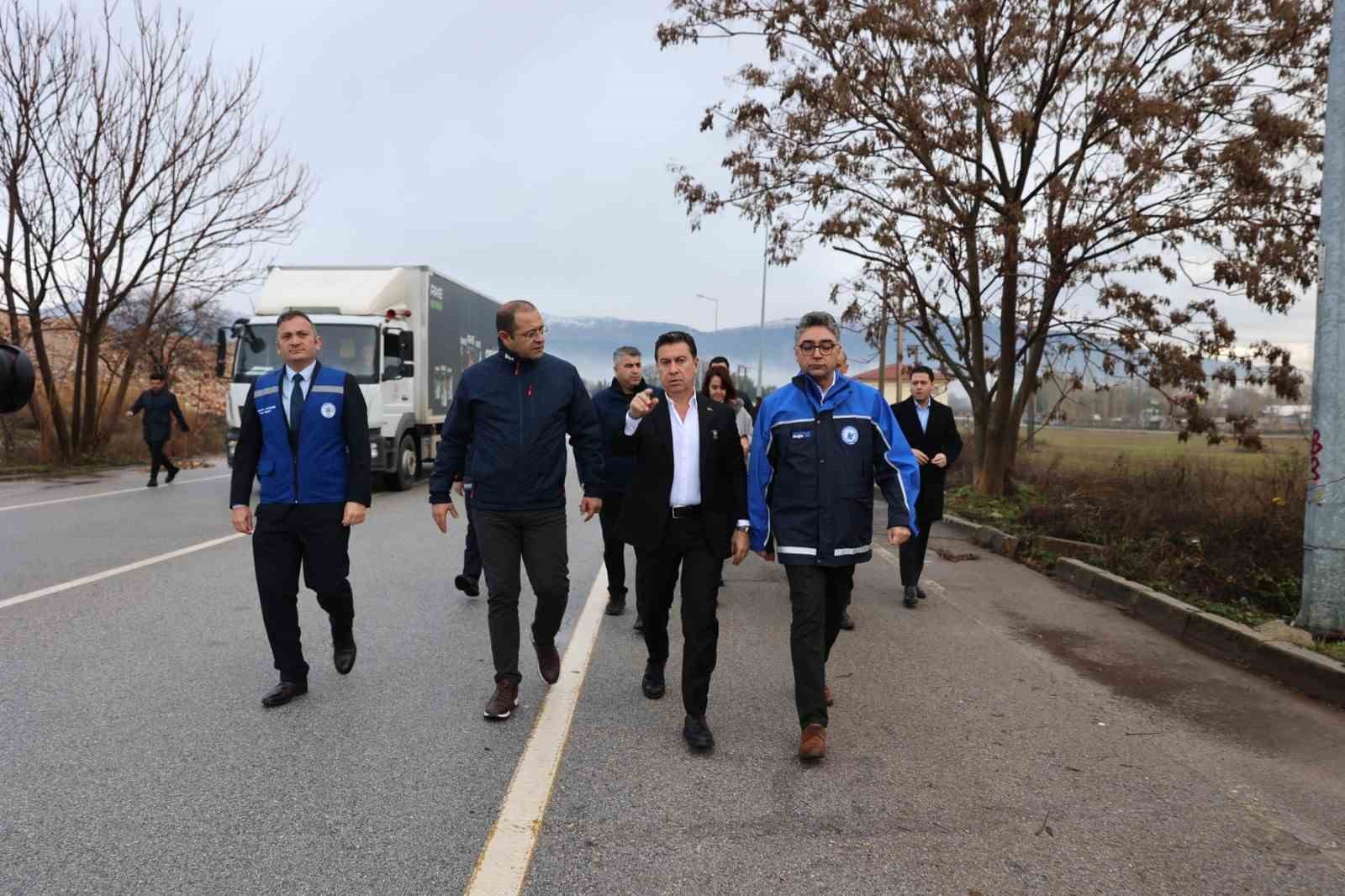 Başkan Aras, yağıştan etkilenen mahallelerde çözüm için sahada
