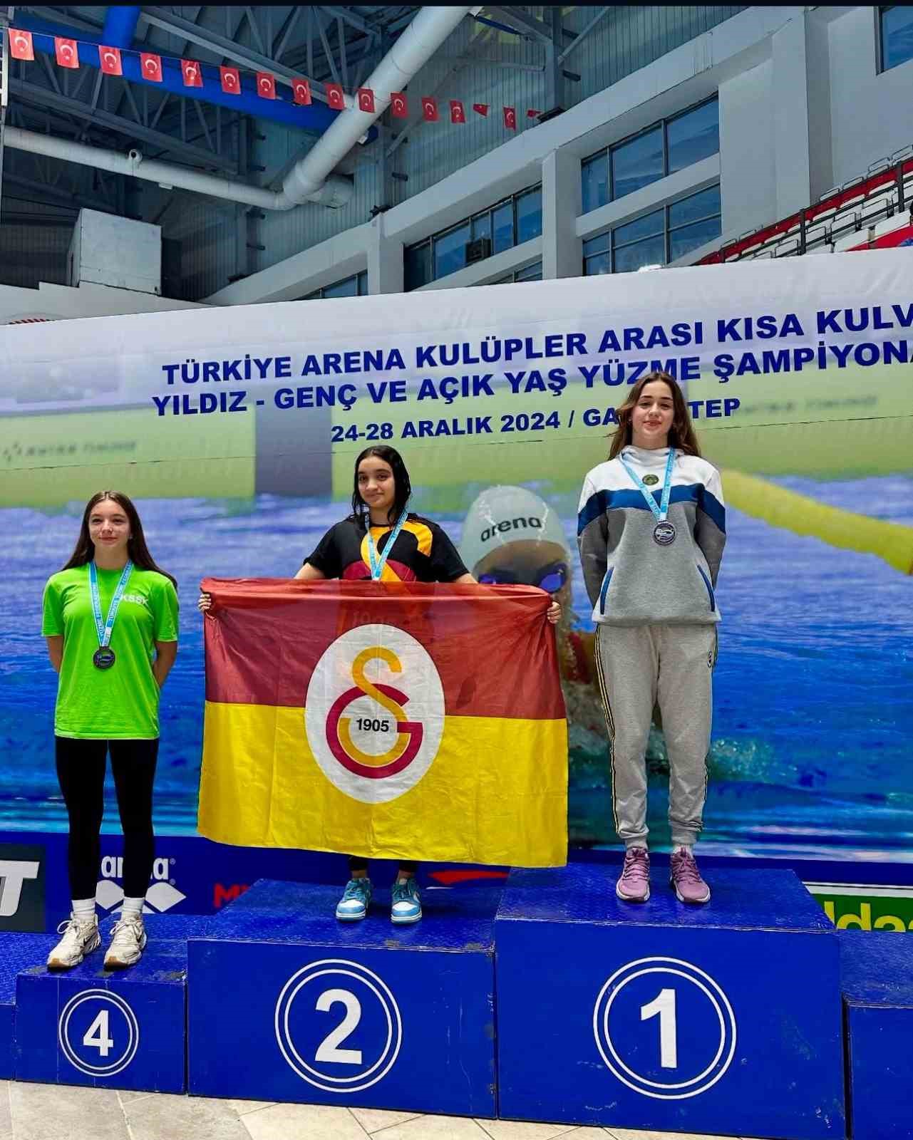 Su korkusunu yenmek için başlamıştı, 5. kez Türkiye şampiyonu oldu
