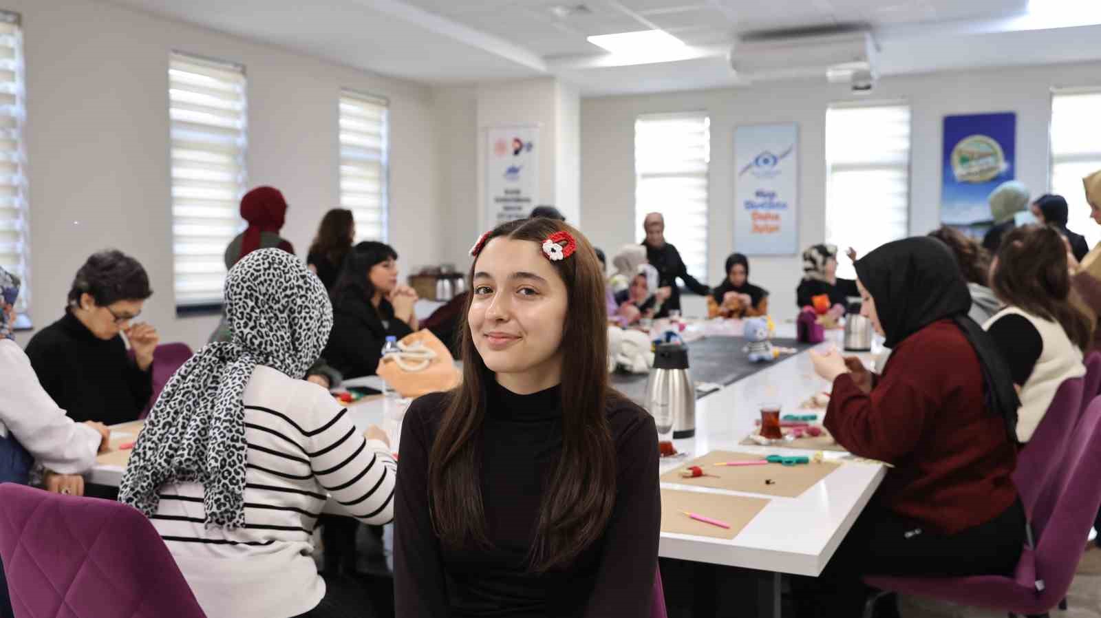 Sultangazi Belediyesi’nden kadınlara yönelik örgü yapım atölyesi
