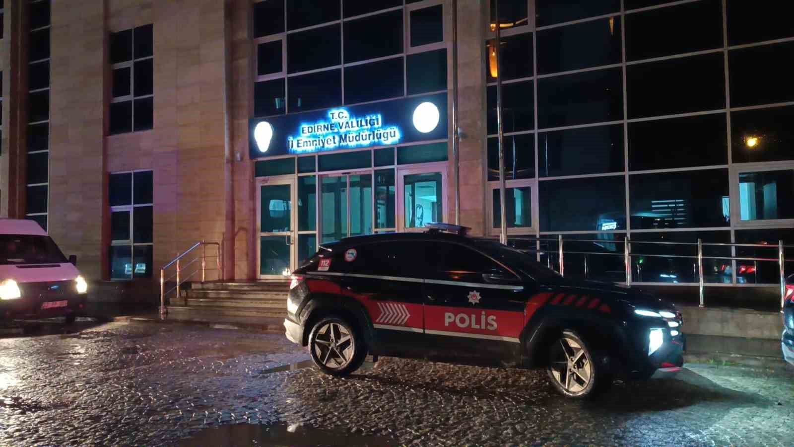 Edirne’de şafak operasyonu: 26 şüpheli gözaltına alındı
