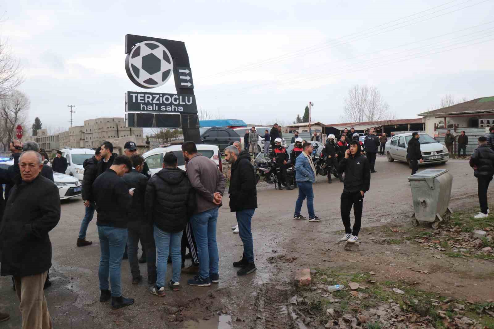 10 yaşındaki çocuğun hayatını kaybettiği kaza sonrası mahalleli karayolunu kapattı
