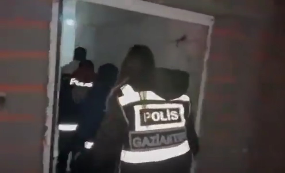 Gaziantep’te sahte alkol imalathanesine baskın: 3 gözaltı
