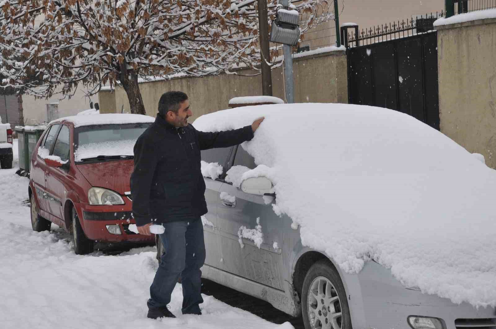 Muş’un Bulanık ilçesinde kar yağışı etkili oldu
