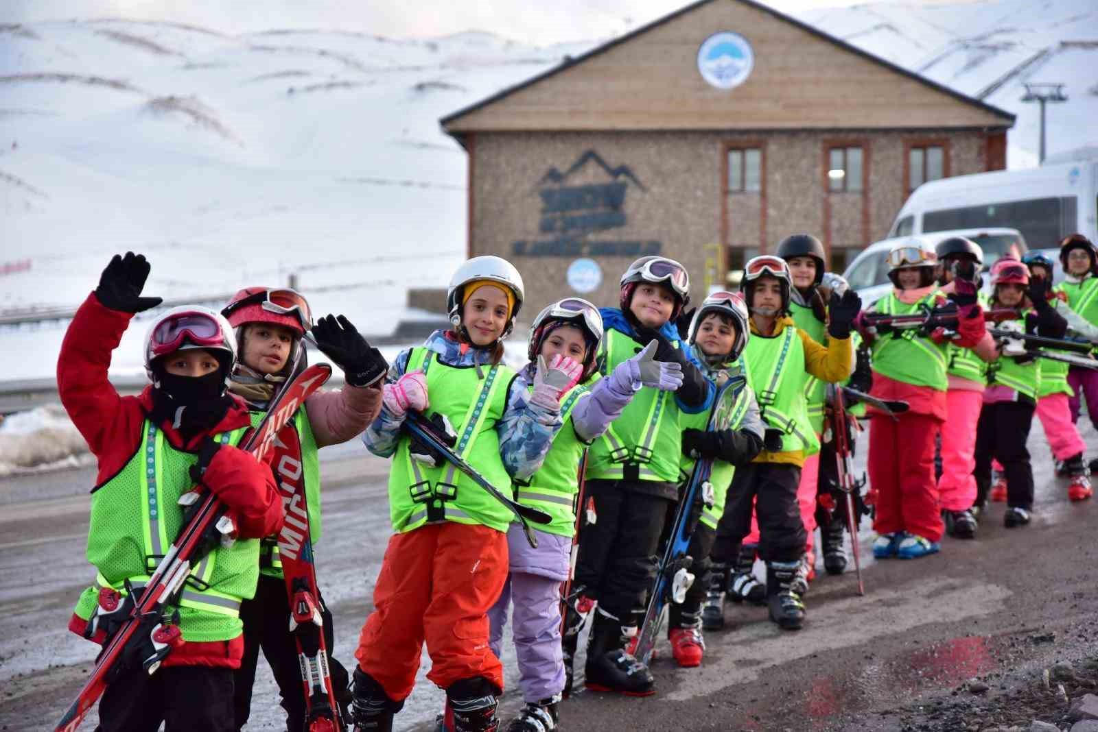 Spor A.Ş. 2024 yılında spor 1 milyon 400 bin kişiye hizmet verdi
