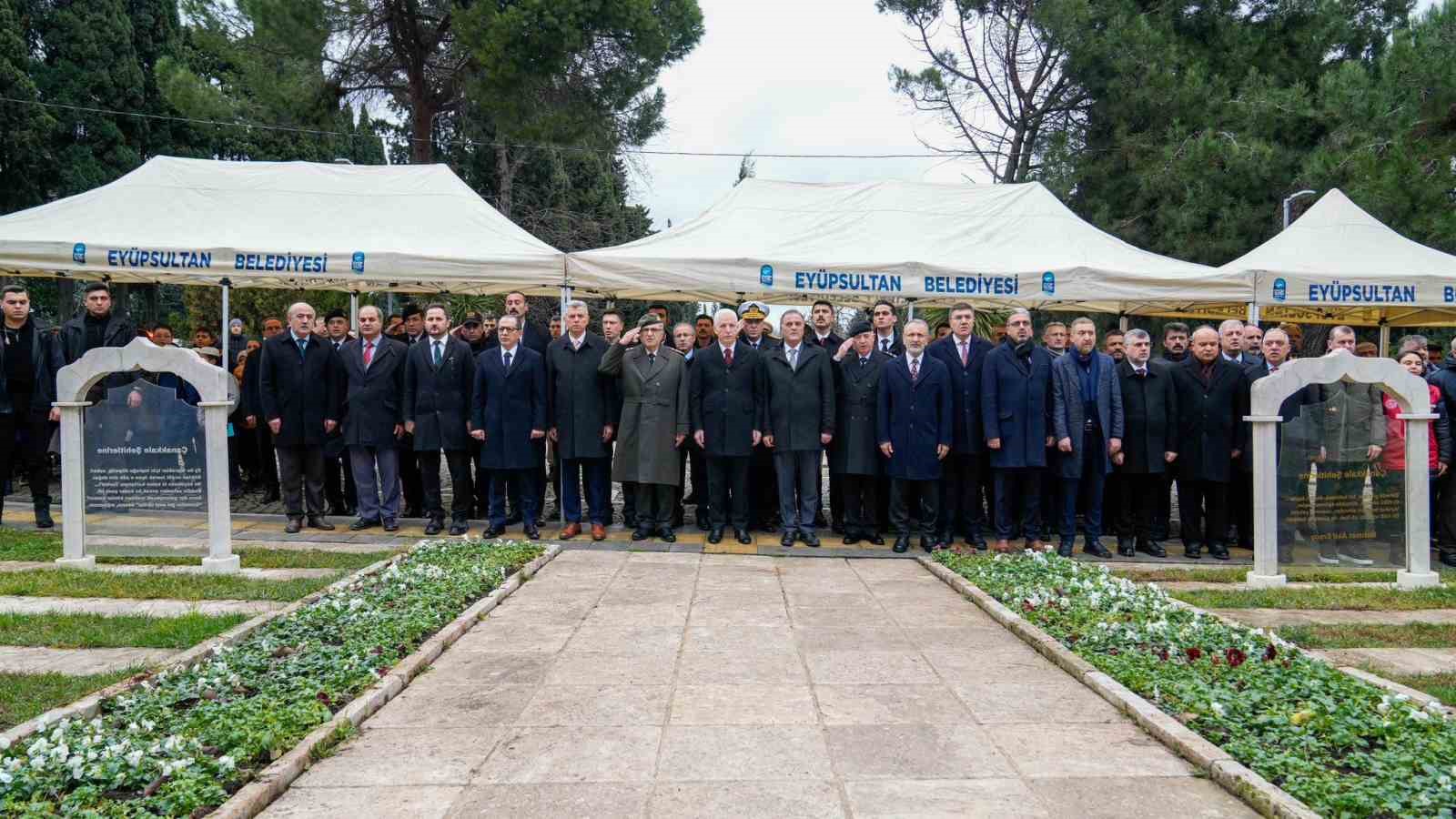 Milli şair Mehmet Akif Ersoy mezarı başında anıldı
