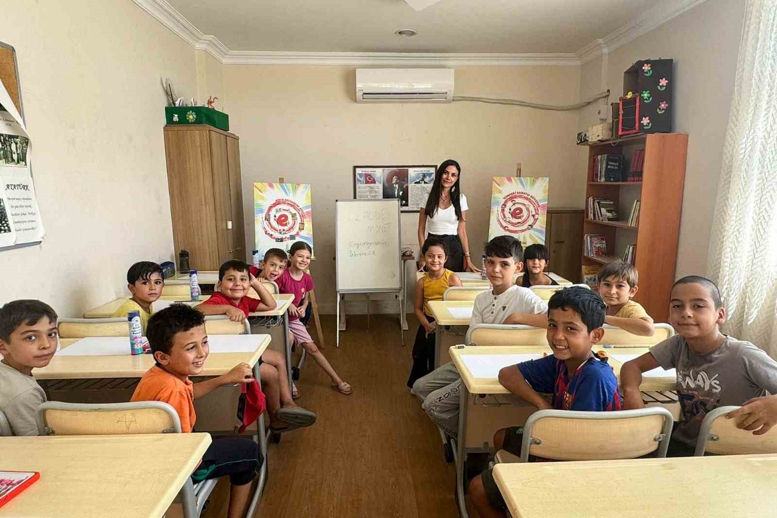 Efeler Belediyesi, yüzlerce kişiye ücretsiz kurslarla sanat ve spor imkanı sunuyor
